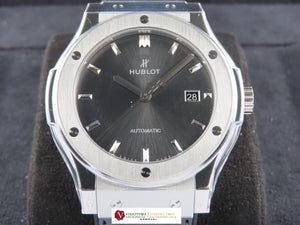 Hublot Classic Fusion Grey Racing Dial Titanium 42 mm 542.NX.7170.LR New January 2025